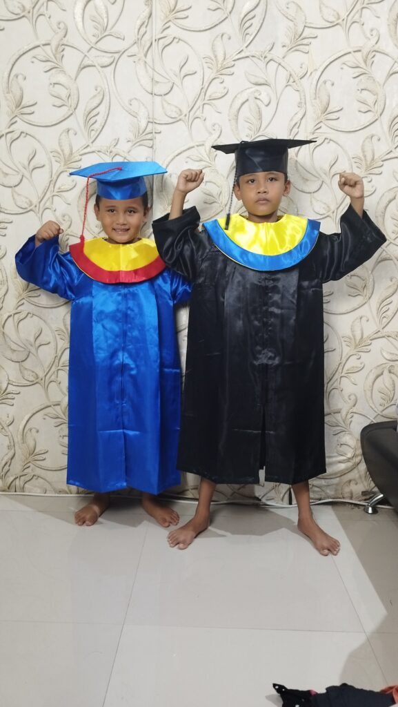 pakaian wisuda anak tk sd khusus ukuran kecil untuk acara kelulusan