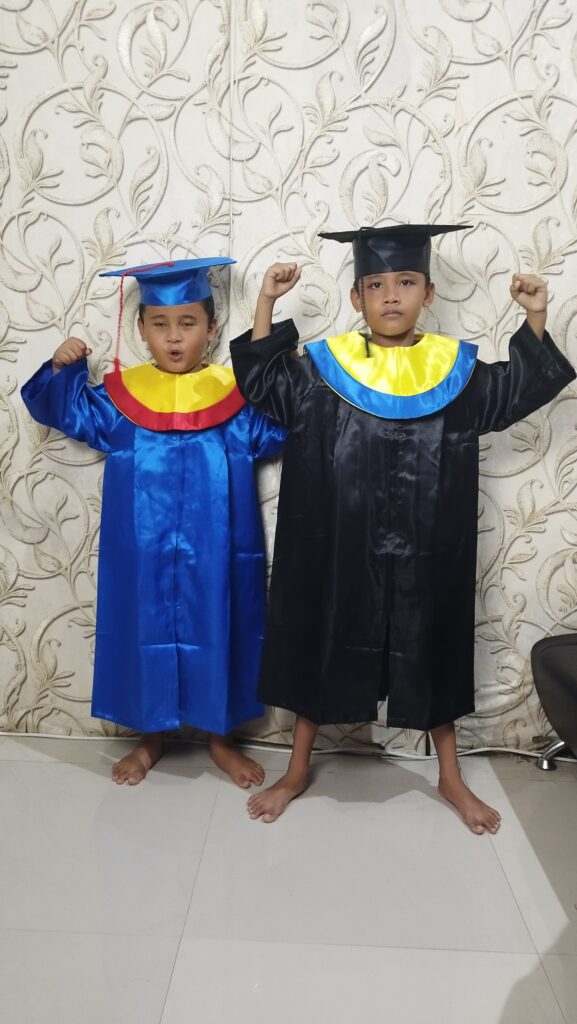 pakaian wisuda anak tk sd khusus ukuran kecil untuk acara kelulusan