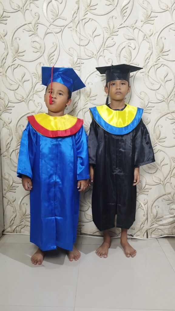 pakaian wisuda anak tk sd khusus ukuran kecil untuk acara kelulusan