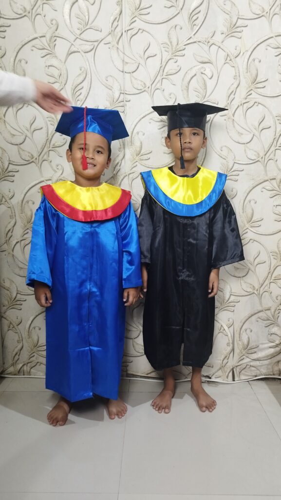 pakaian wisuda anak tk sd khusus ukuran kecil untuk acara kelulusan