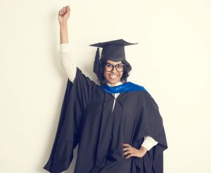 sewa toga wisuda universitas jubah toga sarjana